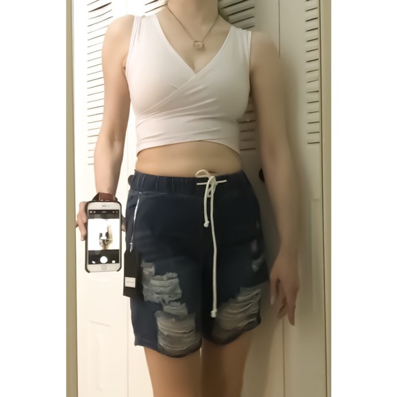 1 LEFT! SALE! Cropped White V Neck Top - Picture 4 of 6